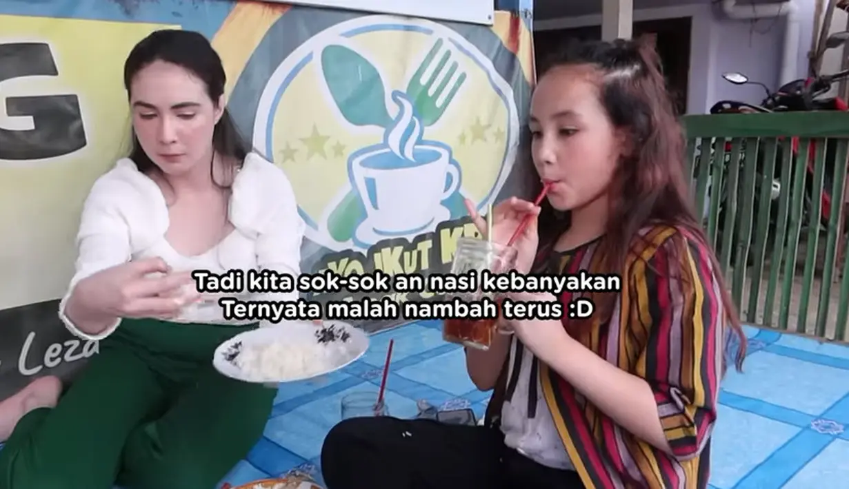 Arumi yang suka pedas ternyata beberapa kali nambah nasi. Tidak hanya sekali, dua kali, bahkan hingga tiga kali. [Youtube/Arumi Bachsin]