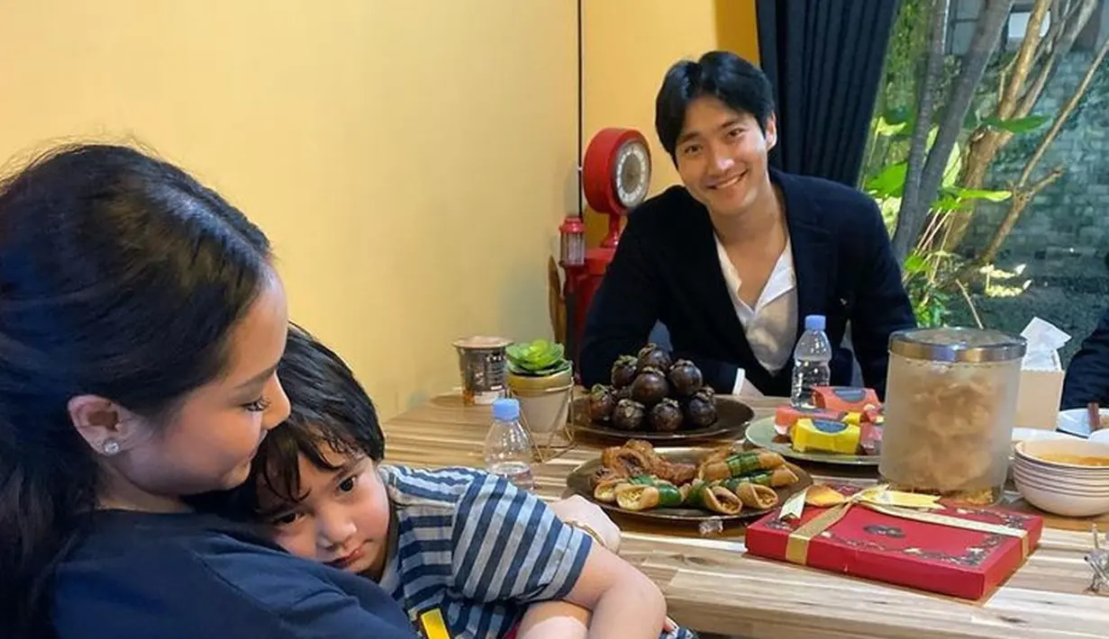 <p>Siwon Super Junior pernah berkunjung ke Andara pada tiga tahun lalu tepatnya pad Maret 2020. Saat Raffi dan Nagita ke Korea, mereka juga bertemu Siwon. (Foto: Rans via Twitter / @smstan_tuwir)</p>
