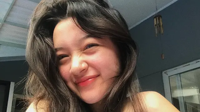 6 Potret Megan Domani Pamer Muka Bantal, Menawan Meski Baru Bangun Tidur