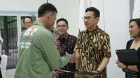 Peserta Vokasi dinyatakan lulus setelah mengikuti training Ketenagalistrikan Cirebon Power selama enam bulan. Foto (Liputan6.com / Panji Prayitno)