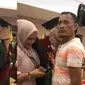 Viral Ekspresi Dingin Ayah Menahan Tangis di Wisuda Putrinya (Sumber: Tiktok/calme_nayyy)