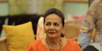 Christine Hakim, sebagai salah satu pemeran dalam film Kartini juga mendapat kesempatan mengisi acara untuk merayakan hari Kartini yang bertajuk Panggung Perempuan Kartini.  (Galih W. Satria/Bintang.com)