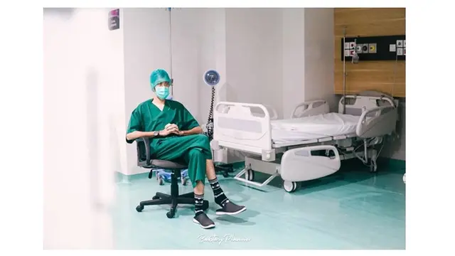 Dikaruniai Anak Kedua, Ini 6 Potret Thomas Nawilis Dampingi Persalinan Istri