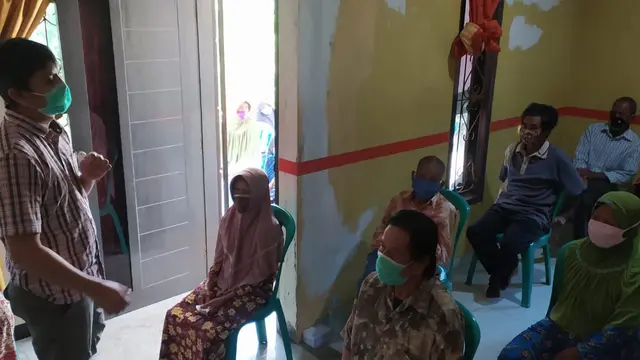 Tim RSI Banjarnegara saat home visit geriatri. (Foto: Liputan6.com/Rudal Afgani)