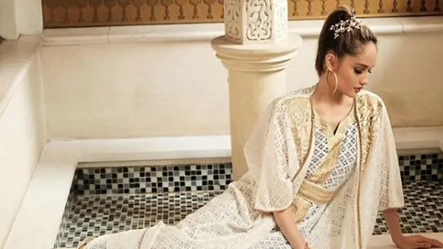 [Bintang] Cinta Laura