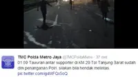 Dari informasi yang didapat Twitter Polda Metro Jaya, keributan suporter terjadi di KM 29 Tol Tanjung Barat.