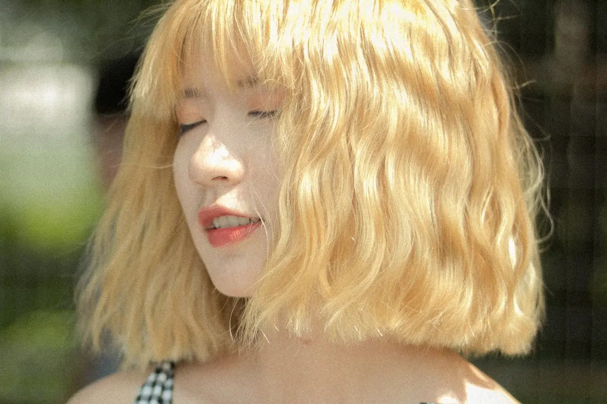 Ilustrasi rambut blonde