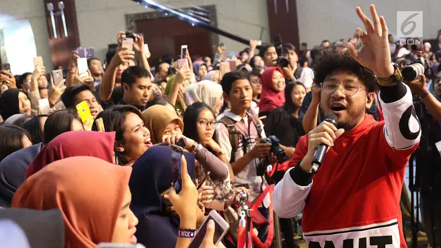Aksi Kunto Aji Saat Hibur Penonton di Panggung XYZ Day 2018