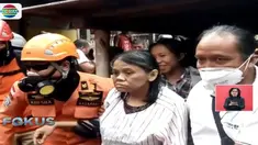 Petugas Evakuasi Warga di Zona Merah Gunung Agung