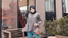 Wanita muda nan cantik ini berasal dari Medan dan mengawali kariernya di dunia hiburan lewat ajang Miss Celebrity Indonesia 2014.(Liputan6.com/IG/silviaanggraini29)