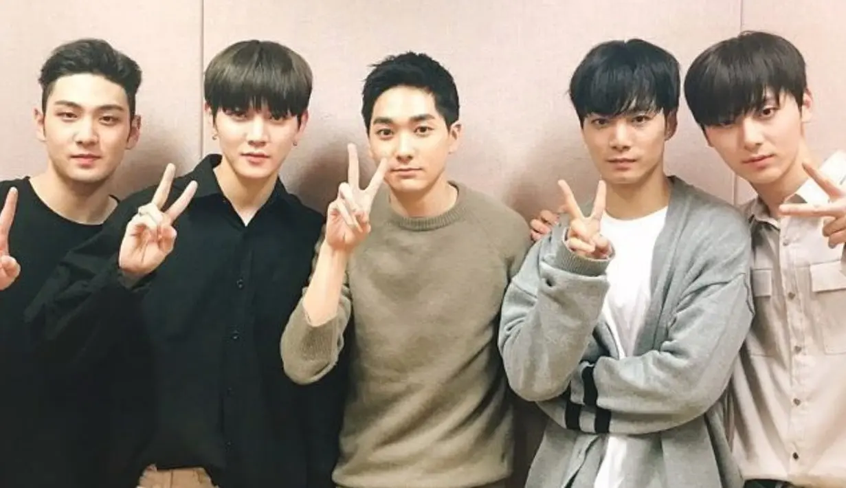 Strategi marketing NU'EST bisa dibilang unik, lantaran jika musisi Korea Selatan lainnya berjuang di dalam negeri, maka Minhyun dkk melakukan promo international. (Foto: soompi.com)