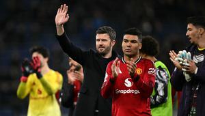 Kemenangan ini membuat skuad asuhan Michael Carrick naik ke peringkat keempat klasemen sementara dengan koleksi 48 poin. (AFP/Paul Ellis)