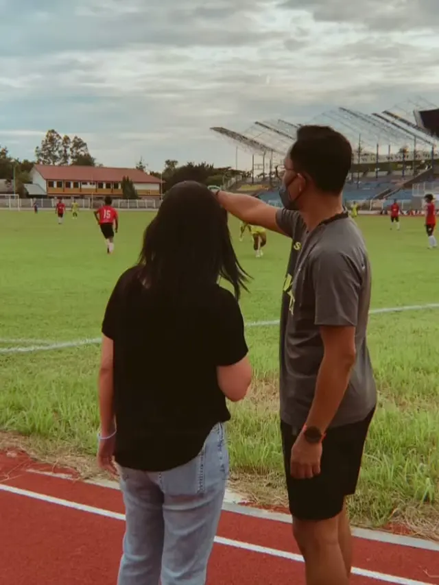 Prilly Latuconsina Nonton Latihan Persikota