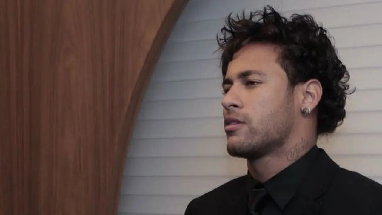 Gaya Flamboyan Neymar