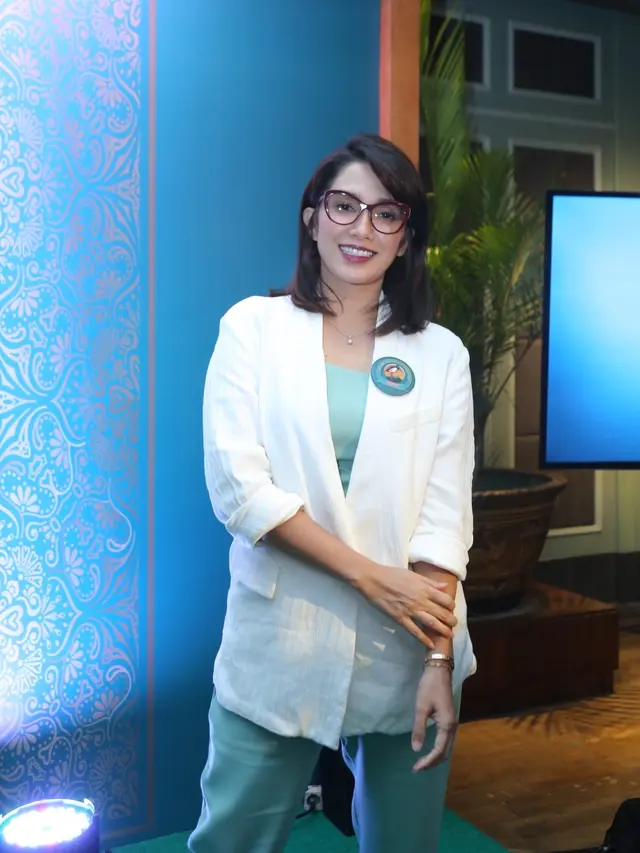 [Fimela] Ussy Sulistiawaty