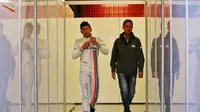 Rio Haryanto dan Piers Hunnisett (Manor Racing Media)