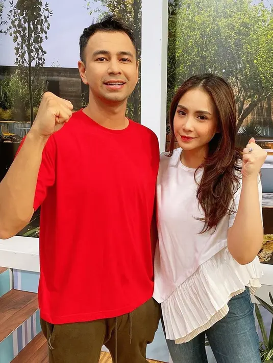 Dari situ juga Gigi mulai syuting sinetron. Namun sebagai anak SMA yang masih suka bermain dengan teman-teman, Gigi sempat merasa galau. Ia ingin main,   namun harus syuting. (Instagram/raffinagita1717)