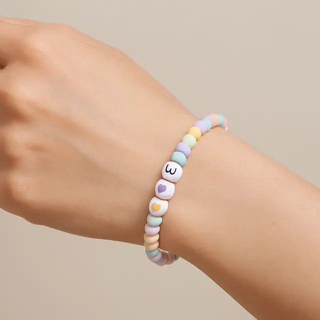 1. Gelang Manik-Manik Warna Pastel