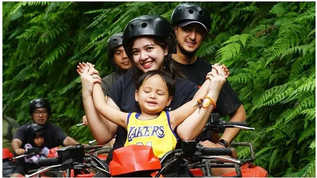 7 Potret Liburan Keluarga Tasya Kamila di Bali, Seru Jajal Offroad ATV