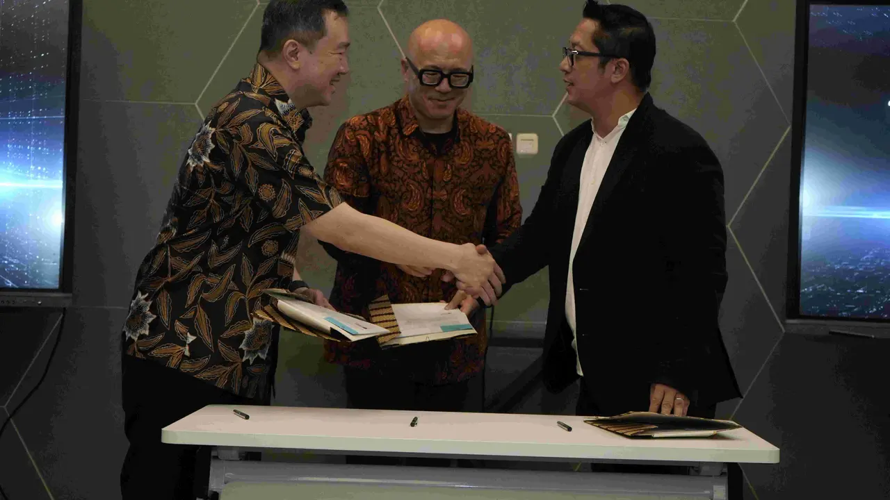 Telkomsel, Tencent Cloud dan Mcash menandatangani nota kesepahaman untuk eksplorasi adopsi teknologi palm scanner pada 19 Juni 2024. (Foto: Corpcomm Telkomsel)