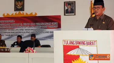 Penjabat Bupati Tulang Bawang Barat Hanan A Rozak menyampaian rancangan Kebijakan Umum Anggaran serta Prioritas dan Plafon Anggaran Sementara (KUA-PPAS) APBD Perubahan Kabupaten Tulang Bawang Barat Tahun 2011. 