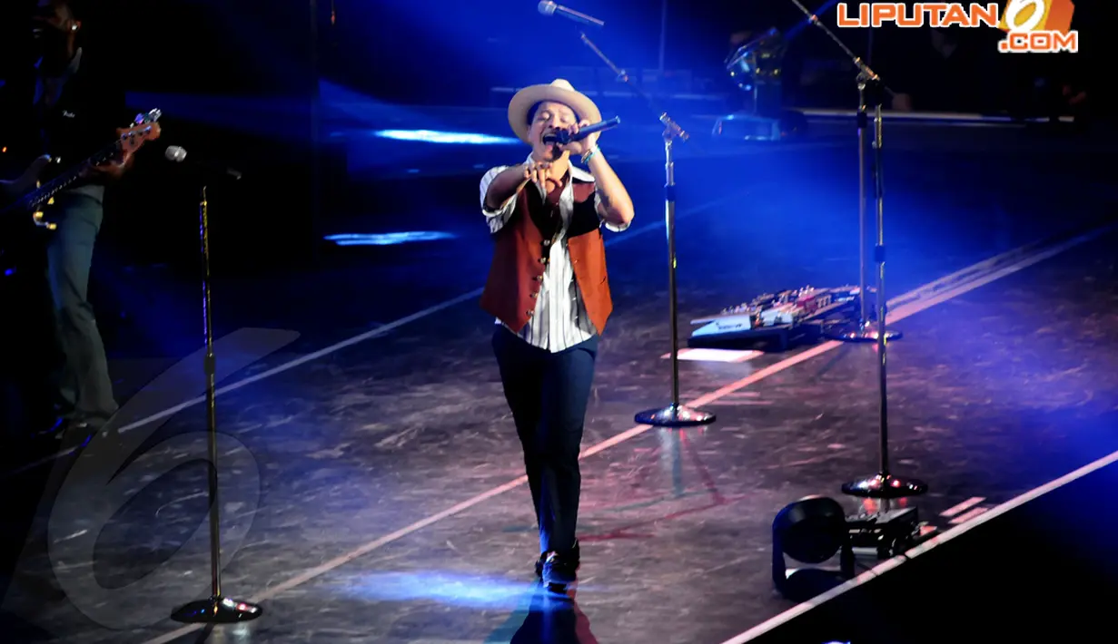 Bruno Mars sukses menghibur para penggemarnya di MEIS, Ancol, Jakarta Utara, Senin (24/3/2014) (Liputan6.com/Andrian M Tunay).