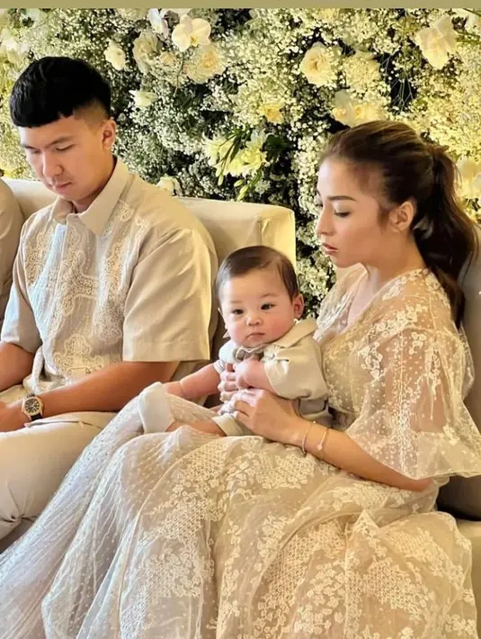 Momen akikah anak Winona dan Nikita Willy (Sumber: Instagram/nikilovers_jkt25)