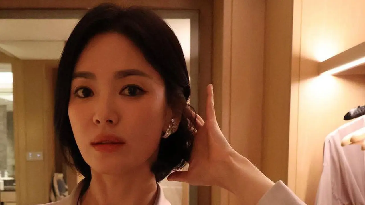 Potret Terbaru Song Hye Kyo Rayakan Ulang Tahun ke 43. [@kyo1122]