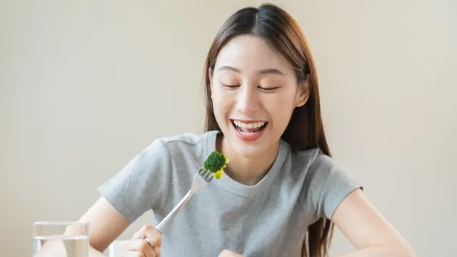 Pola Makan yang Seimbang untuk Kesehatan Rambut, Begini Rekomendasinya