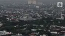 Lanskap permukiman dan gedung pencakar langit dari Senayan, Jakarta, Jumat (6/11/2020). Wakil Presiden Ma'ruf Amin mengatakan strategi pengembangan ekonomi syariah yang berfokus pada kelompok masyarakat miskin & pelaku UMKM merupakan langkah efektif mengurangi kemiskinan. (Liputan6.com/Johan Tallo)
