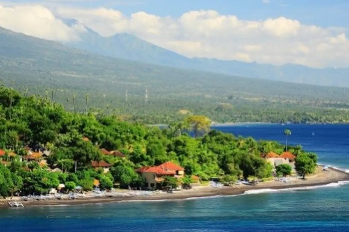 Punya Pesona Menawan, Sayangnya 7 Pulau dan Pantai di Indonesia Ini Tidak Populer
