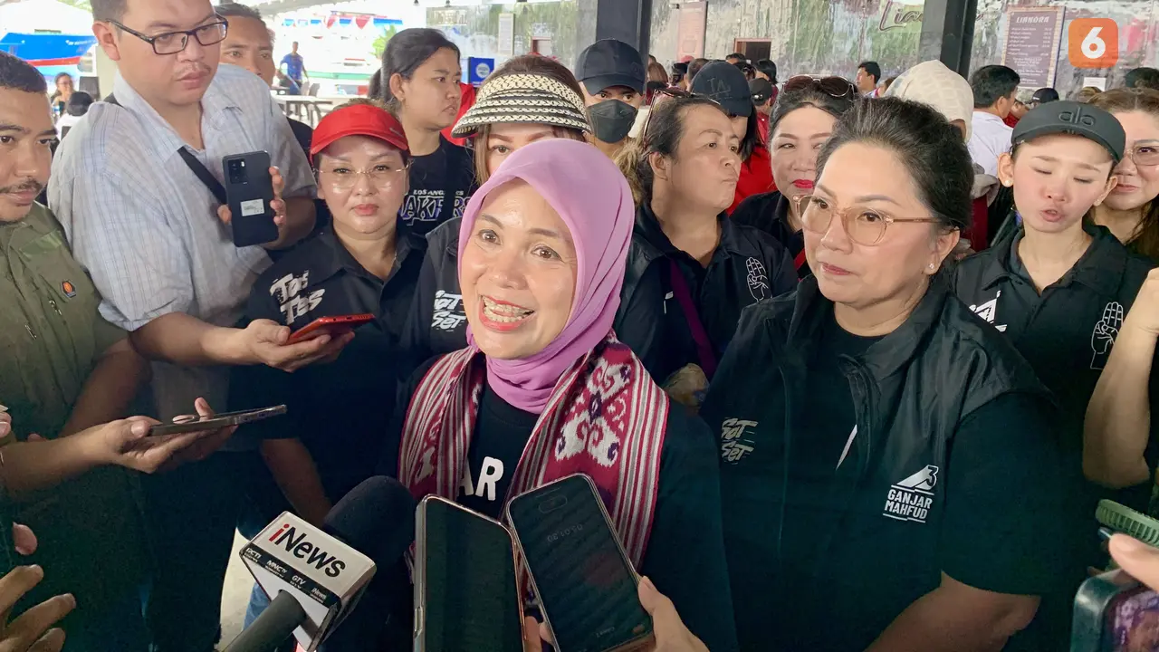 Istri calon presiden nomor urut 3 Ganjar Pranowo, Siti Atikoh Suprianti