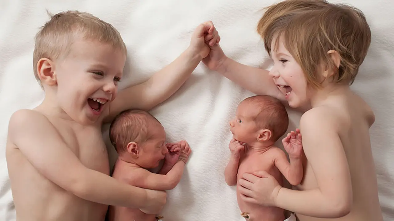 Gemasnya Foto Dua Pasang Anak Kembar Bakal Bikin Hatimu Meleleh