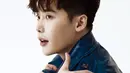 Lee Jong Suk tidak hanya cuma modal wajah yang tampan, ia juga termasuk artis Korea yang pintar. (Foto: allkpop.com)