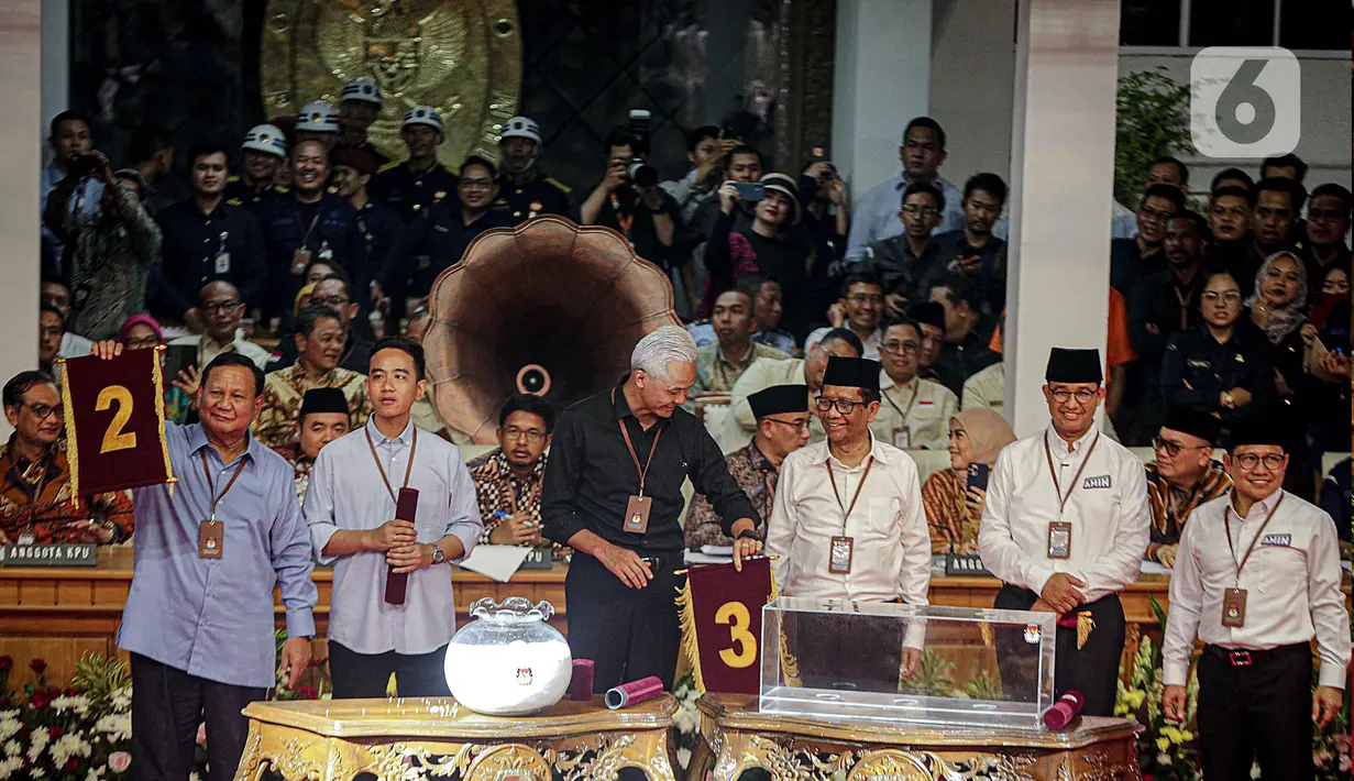 Prabowo Subianto dan Gibran Rakabuming Raka mendapat nomor urut 2 (dua). (Liputan6.com/Faizal Fanani)