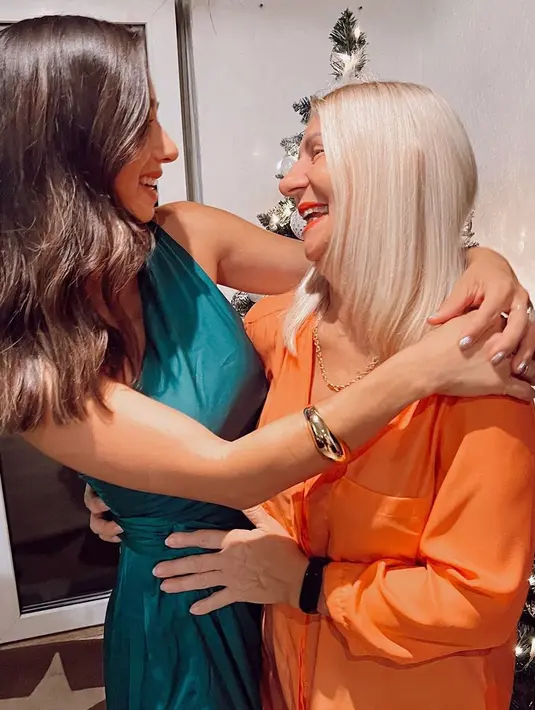 Jennifer Bachdim Natalan pulang kampung (Instagram/jenniferbachdim)