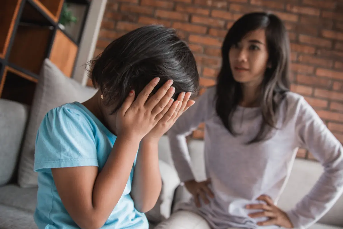memarahi anak