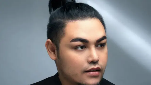Tampil Botak Usai Berhaji, Intip Perubahan Gaya Rambut Ivan Gunawan dari Masa ke Masa