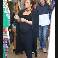 Kim Kardashian (via dailymail.co.uk)