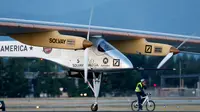 Solar Impulse plane (huffingtonpost.com)