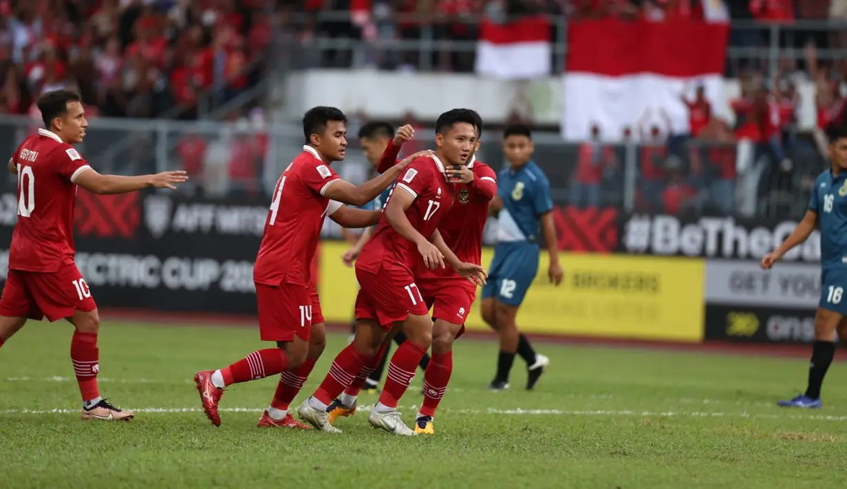 Pesepak bola Timnas Indonesia Syahrian Abimanyu melakukan selebrasi usai mencetak gol ke gawang Brunei Darussalam dalam pertandingan Grup A Piala AFF 2022 di Stadion Kuala Lumpur, Malaysia, Senin (26/12/2022). Indonesia mengalahkan Brunei Darussalam dengan skor 7-0. (Liputan6.com/PSSI)