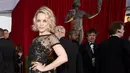 Aktris Rachel McAdams tampak seksi dan dewasa dalam balutan gaun aksen transparan saat menghadiri ajang Screen Actors Guild Awards 2016 di The Shrine Auditorium, Los Angeles, 30 Januari 2016. (Dimitrios Kambouris/Getty Images for Turner/AFP)
