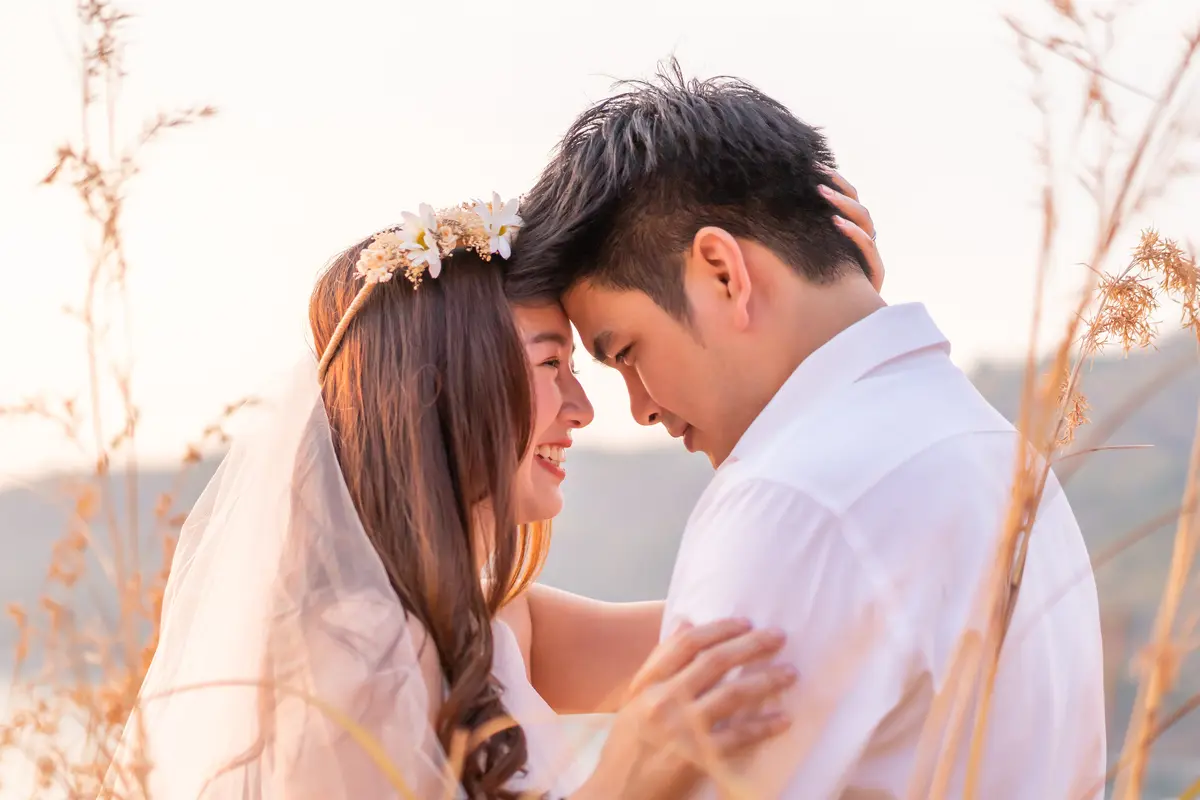 pasangan cinta bahagia