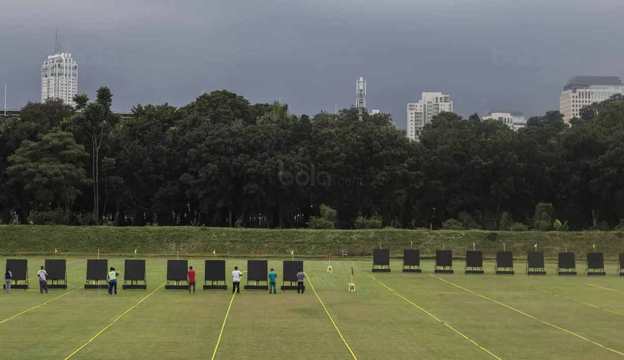 Suasana persiapan di Stadion Panahan, Jakarta, Kamis (8/2/2018). Lokasi ini akan menjadi salah satu venue pelaksanaan Asian Games 2018. (Bola.com/Vitalis Yogi Trisna)