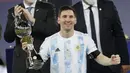 Lionel Messi - La Pulga dinobatkan sebagai pencetak gol terbanyak di ajang Copa America 2021. (Foto: AP/Andre Penner)