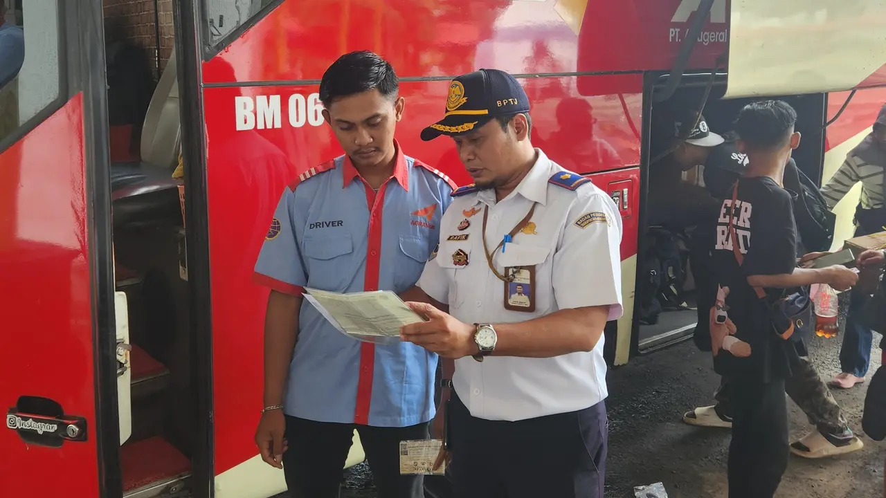 Kepala Terminal Jatijajar Depok, Rafik Hidayat.