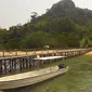 Pulau Cubadak yang berlokasi di kawasan wisata Mandeh menawarkan berbagai aktivitas wisata bahari yang seru bagi wisatawan.