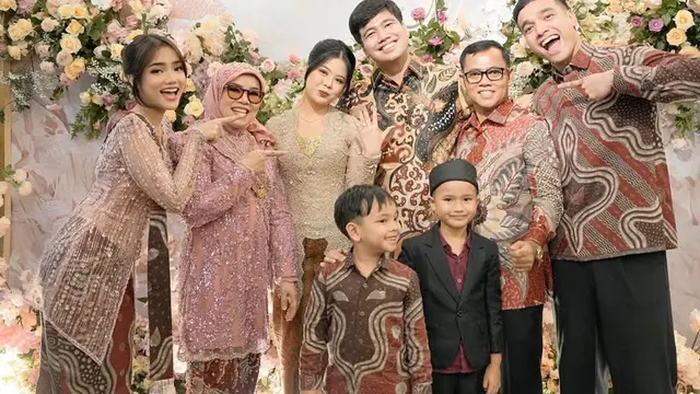 Tampilan Calon Kakak Ipar Fuji An saat dilamar sang kakak. [@fuji_an]