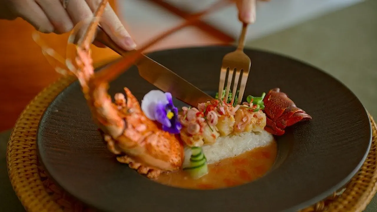 Lobster Sambal Matah Kecombrang. (dok Netflix)