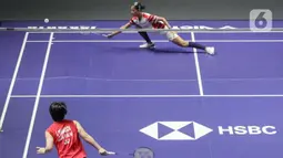 Bermain di hadapan pendukung sendiri, Putri Kusuma Wardani harus mengakui ketangguhan tunggal putri Jepang, Akane Yamaguchi. (Liputan6.com/Herman Zakharia)